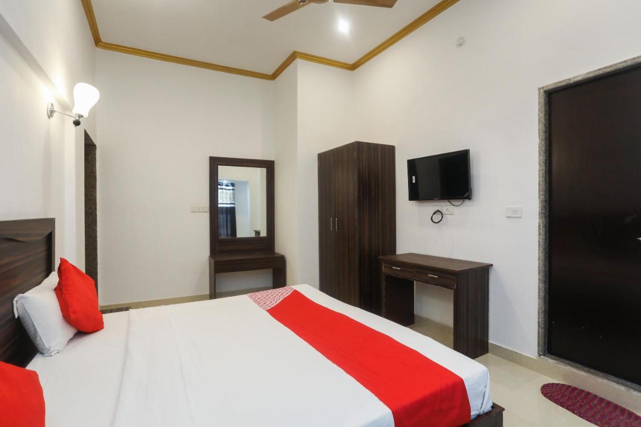 קג'ורהו Oyo 45552 Central Hotel מראה חיצוני תמונה