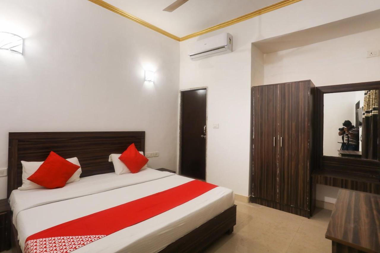קג'ורהו Oyo 45552 Central Hotel מראה חיצוני תמונה