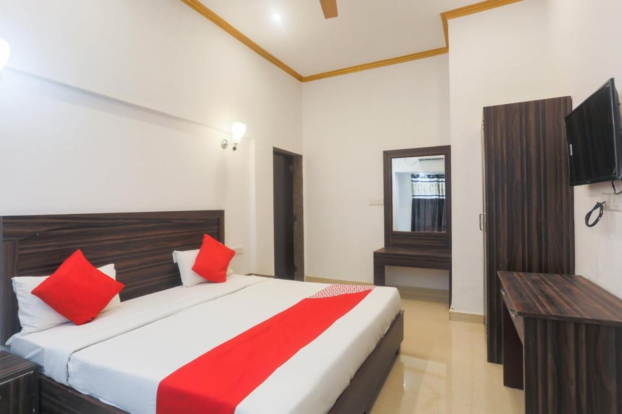 קג'ורהו Oyo 45552 Central Hotel מראה חיצוני תמונה