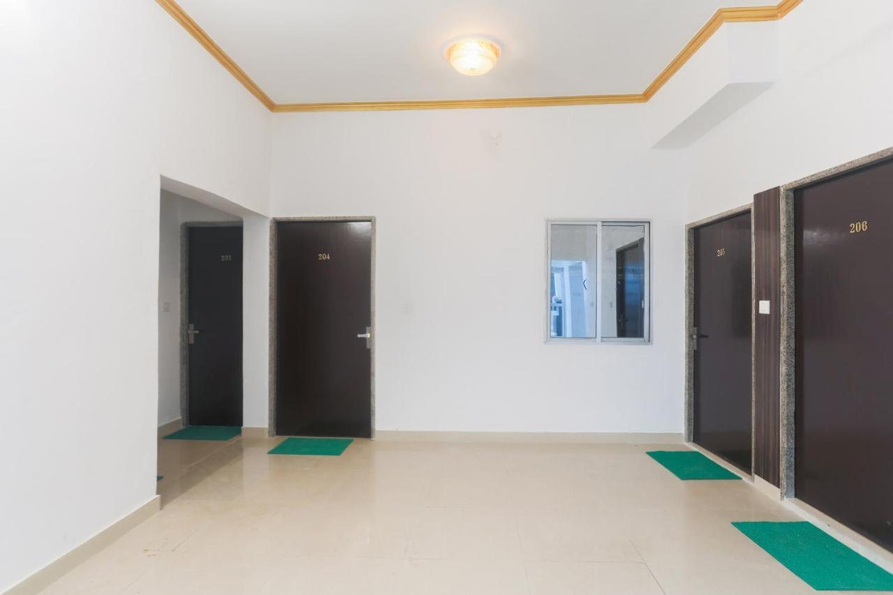 קג'ורהו Oyo 45552 Central Hotel מראה חיצוני תמונה